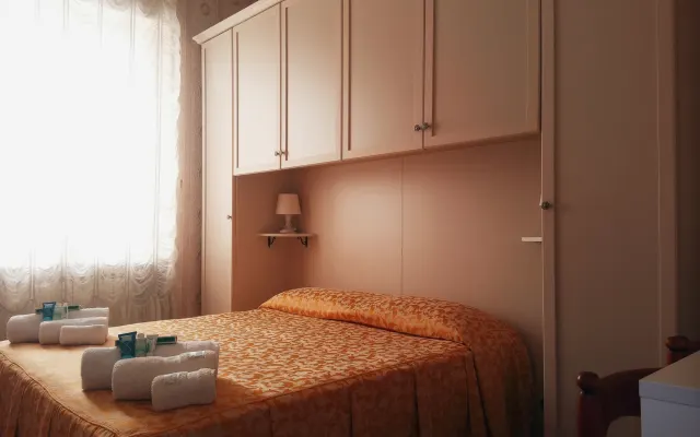**2 DAVID'S PLACE B&B TORINO** camera con letto matrimoniale**