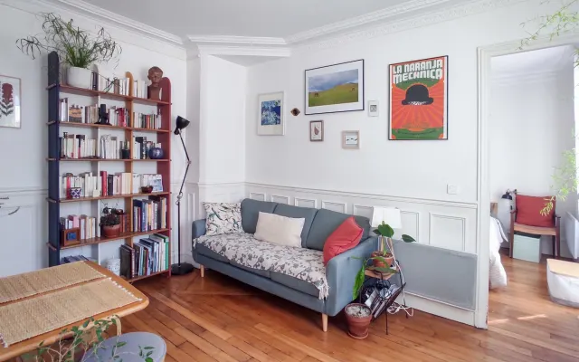 Zimmer in einer schönen Pariser Wohnung, hell und komfortabel