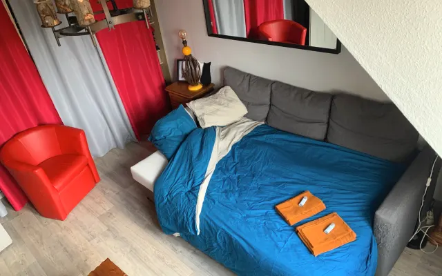 Small Autonomous Bedroom