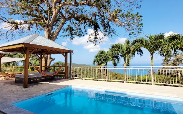 Charmante Lodge Pool & Spa / Meer- & Waldblick