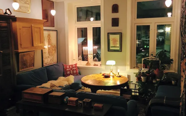 1904 apartment in walking distance from the central station