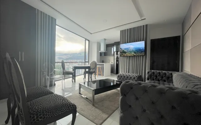 LUXURY SUITE IN GONZALEZ SUAREZ