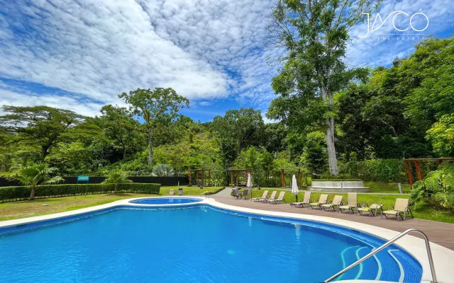 Jaco, Cama king, 3bd, 2bth dorme 8, fechado, Resort como amenidades