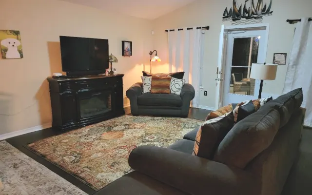 Se alquila habitacion lugar limpio y tranquilo cerca de pensacola y...