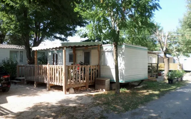 Fully equipped mobile home. 4-star campsite. Very quiet location