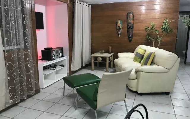 Amplio y cómodo Departamento. A 5 min. del centro. Pet friendly.