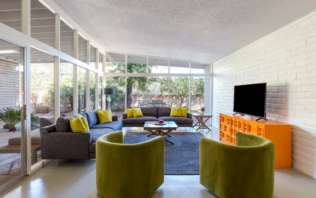 Mid-century modern WOW with beautiful gardens