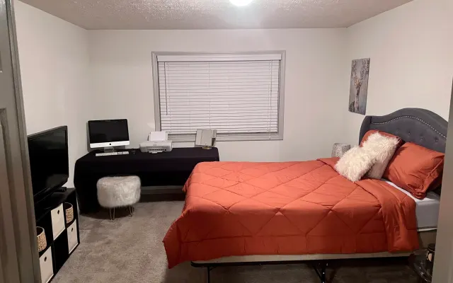 Cute Bedroom and Bathroom Available!