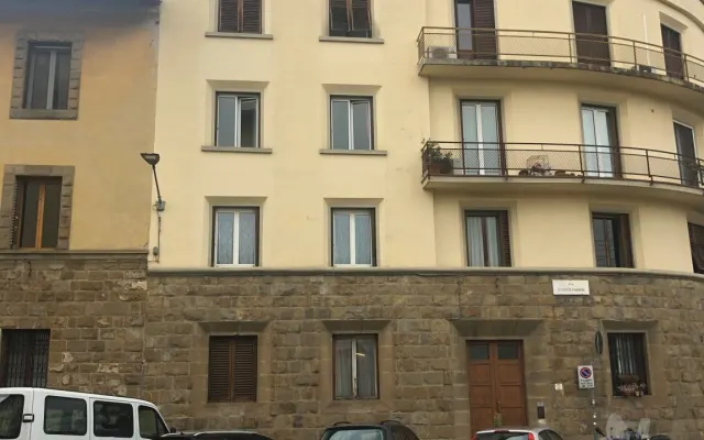 Appartamento luminoso vicino al centro e a Pitti