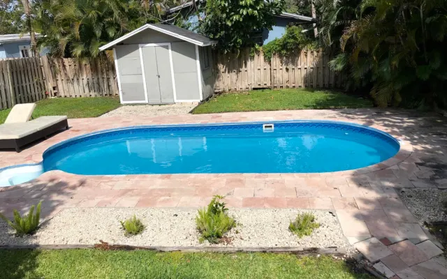 Schönes 2/1 Haus mit Pool