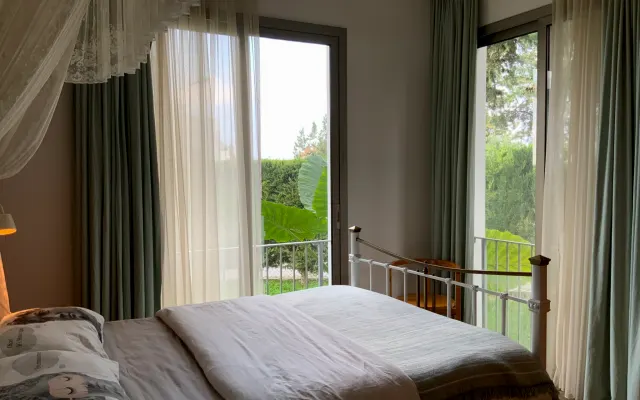 Un lugar acogedor y confortable en plena naturaleza con vistas a la...