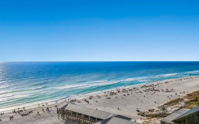Escape to the Beach! Direct Beachfront Condo! Sleeps 4!