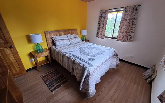   Retiro Espiritual Casa Kāma, Quarto RAM (Cama Queen)
