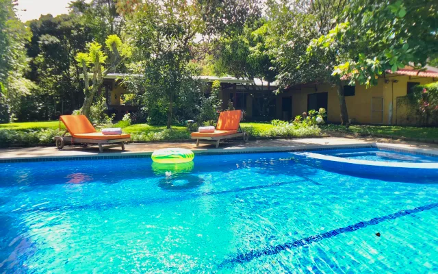 Casa Gaudi Near SJO Private Pool & King BD