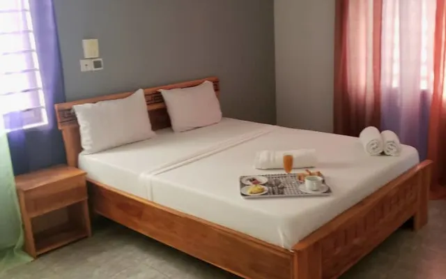 Amplia habitación con aire acondicionado a 4 min andando de la playa