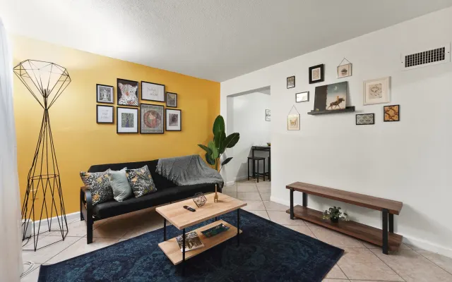 Great apartment in Miami near Brickell and downtown, free parking
