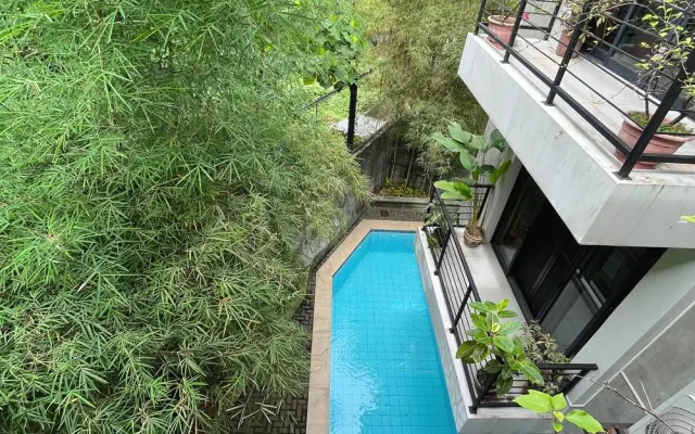 Elegante villa moderna con piscina riscaldata