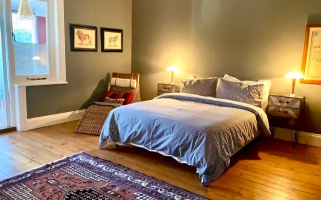 HOMELY,RELAXED & CENTRAL, WITH BREAKFAST INCLUDED