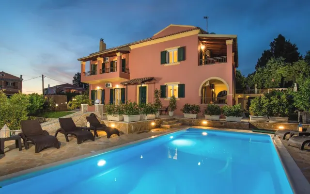 Corfu Town Private Villa W/ Pool / Trendy Location