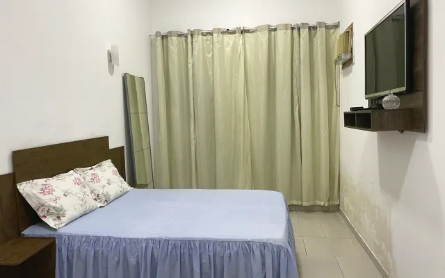 SUITE EM CASA COM PISCINA
