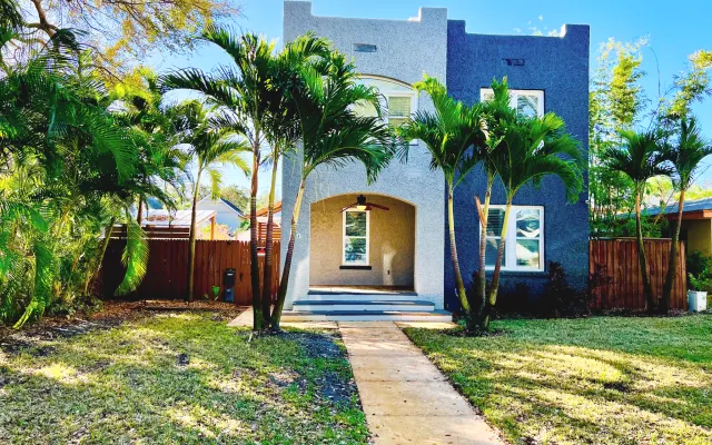 Lake apartment 5 minutes to downtown
