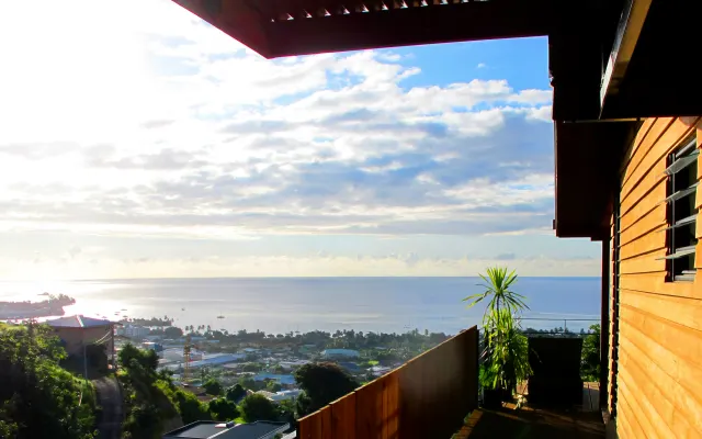 Bounty Lodge: Bungalow Anuhe com vista para o mar