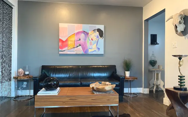 Privatzimmer in modernisiertem Haus in Mid City