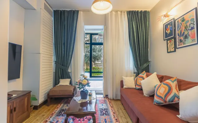 Cozy house with garden & terrace 10 minutes to Istiklal Street