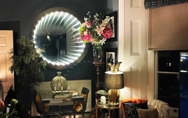Central clifton luxury apartment