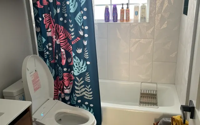 Das "Cute House!". Spaß gefüllt eklektischen Partei Haus in der Nähe...