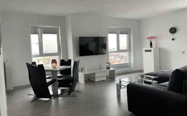 4 Room Penthouse Terrace W18+W19