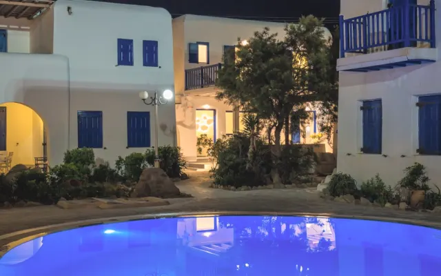 Villa Iliana in Ornos 100m. from the beach