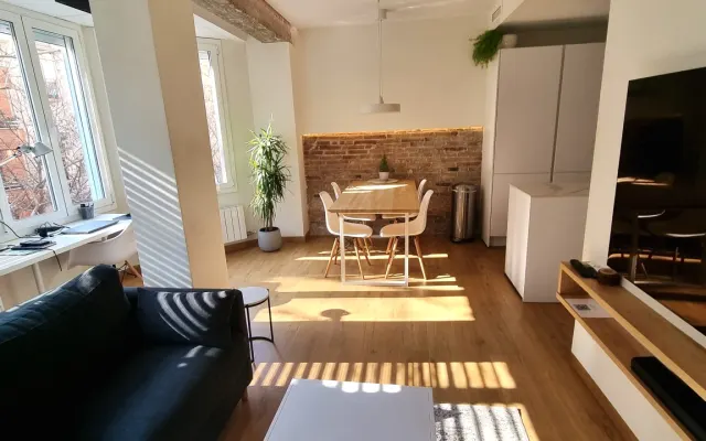 Magnificent suite in renovated apartment with private bathroom