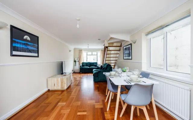 Acogedora casa en East Croydon - Contratistas