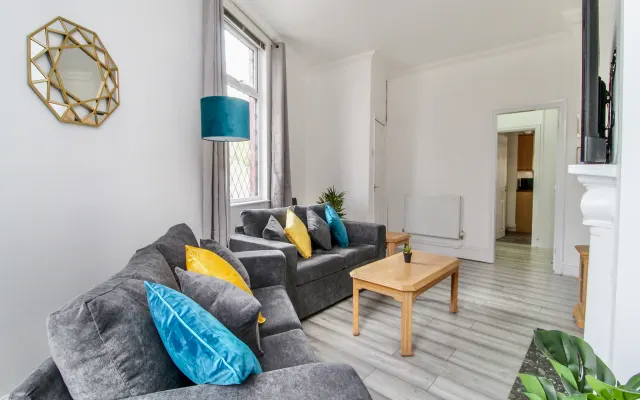 Merseyside Contractor Friendly Home (en anglais)