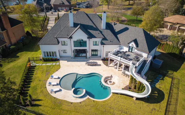 New Mansion | water slide & wine cellar sleeps 22