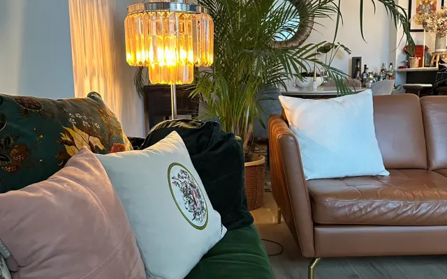 Large 30sqm bedroom+Private Bath in stylish apartment -Central London