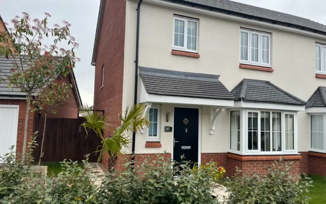 Hermosa marca nueva casa de 3 dormitorios en Kings Norton pvt habitació
