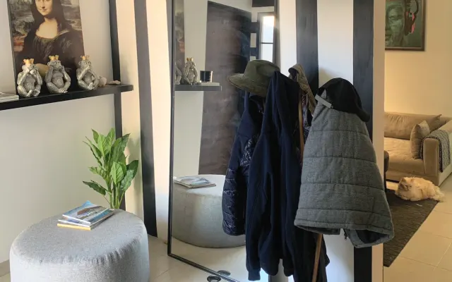 Beautiful rooms only 7 minutes from the international airport.