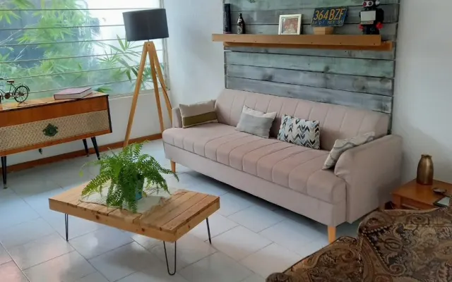 Room in a spacious house in an excellent area