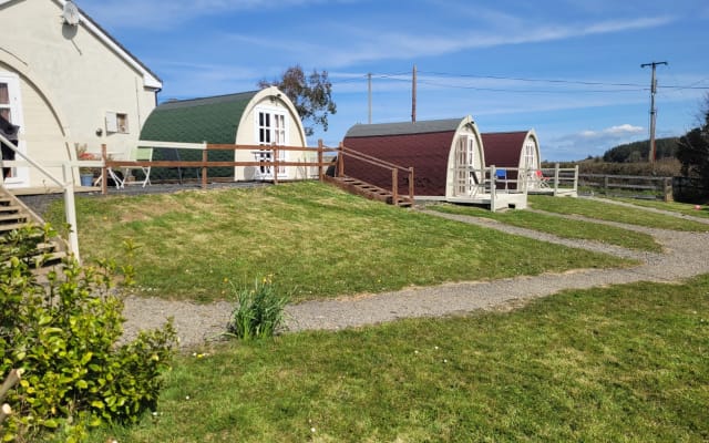 Maßgeschneiderte rustikale Glamping-Holzhütten und...
Auf dem Lande...