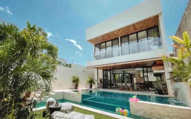 Villa avec jacuzzi et baignoire chauffés et piscine à débordement
