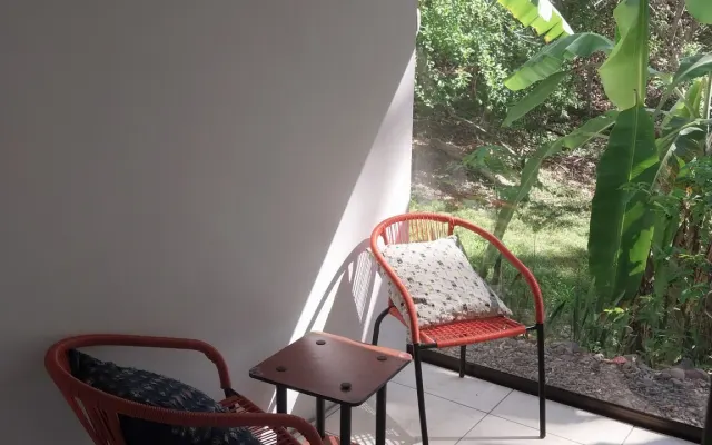 Natur & Naturismus in einer 2-Zimmer-Wohnung