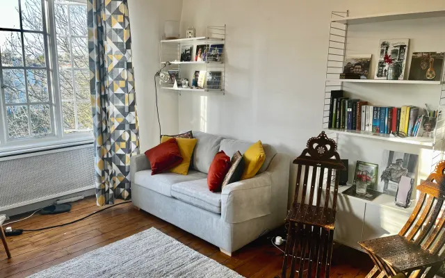 Sofa bed in a cosy sunny warm flat close to centre