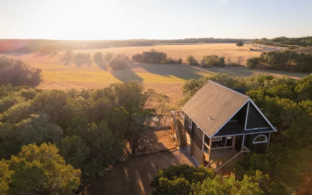Hill Country Designer Lux Treehouse