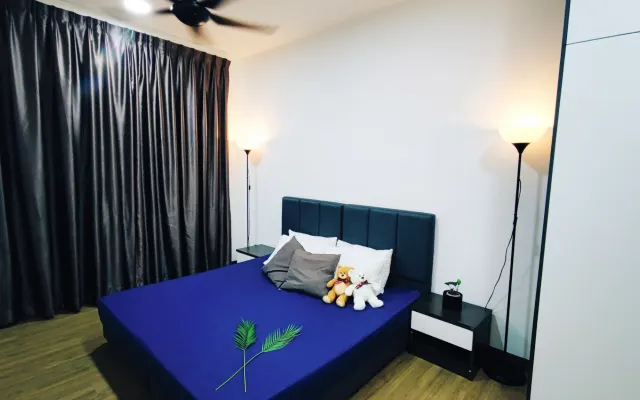 Cozy King Size Bed or Twin Bed in the heart of Sri Petaling, KL