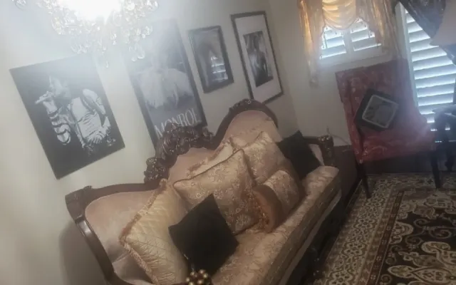 West Hollywood private room