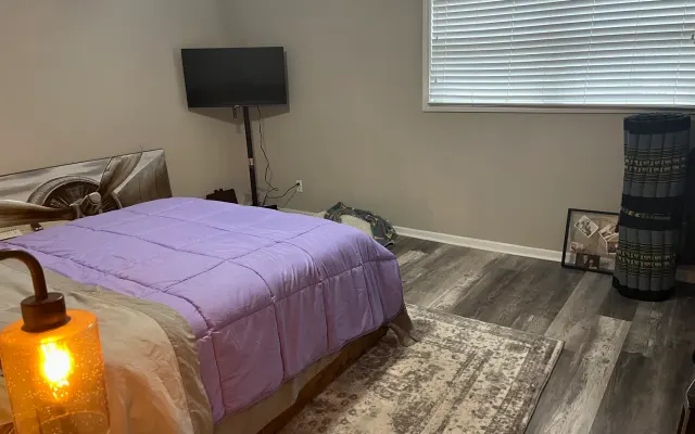 Great room available in West Midtown.