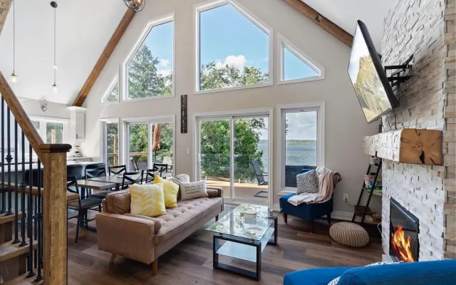 Newly Built - Loft at the Lake