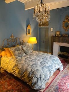 Very beautiful room with character in an 18th century residence
